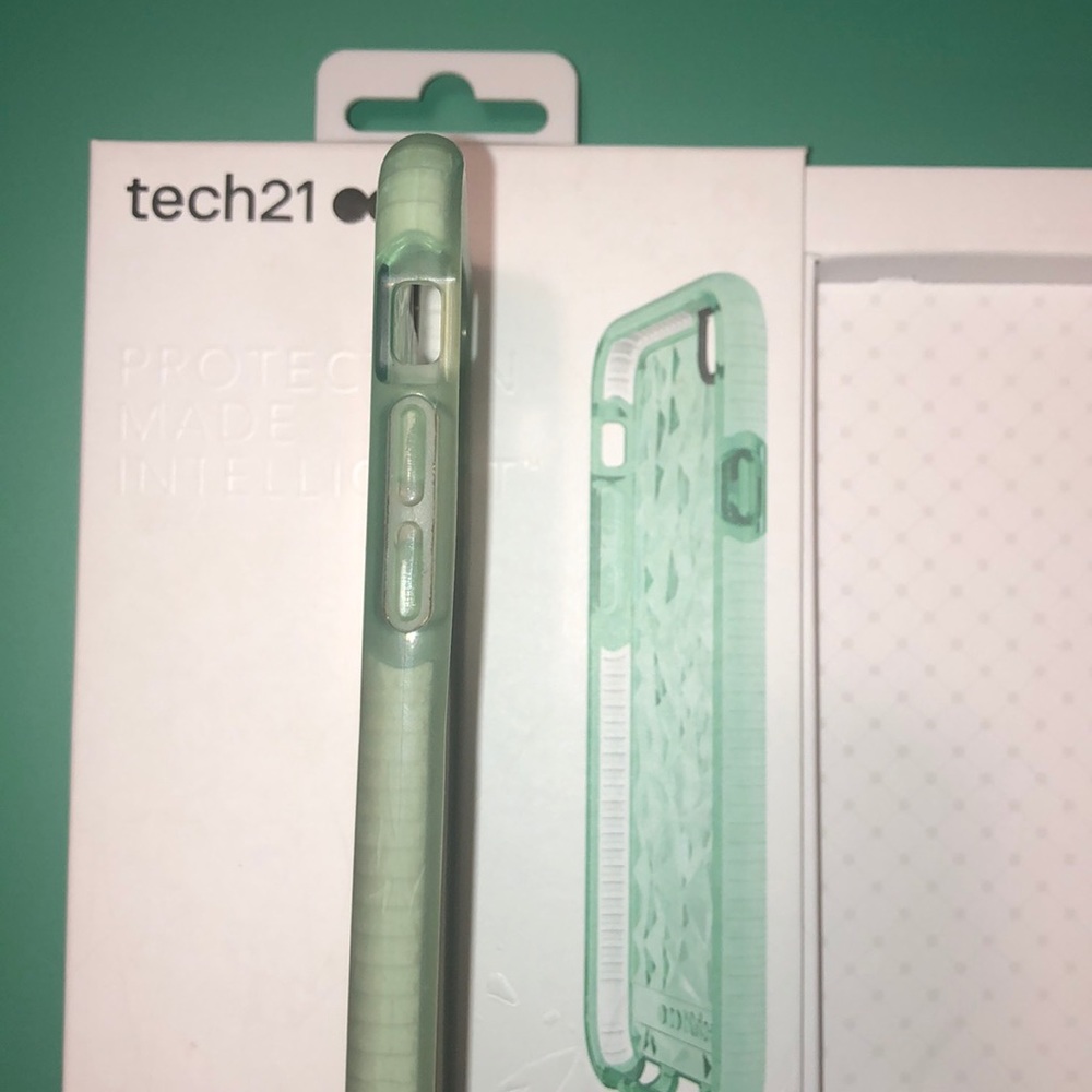 Phone case - Picture 4 of 6